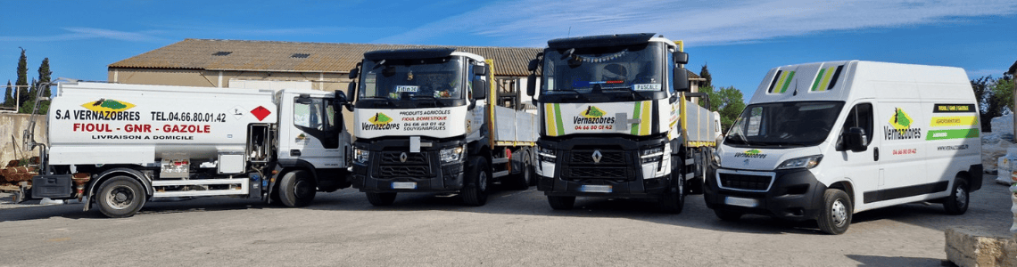 Photo des camions de Vernazobres (1 fioul, 2 poids lourds, 1 fourgon)